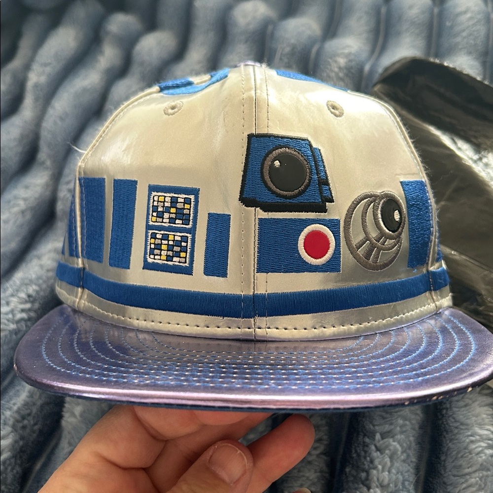 Disney's Star Wars R2D2 Cap New Era 59 Fifty, 7 1/2. Worn once at WDW.